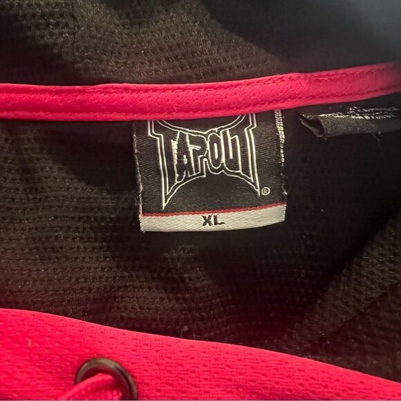 TapouT hoodie with logo on left chest - Picture 11 of 11